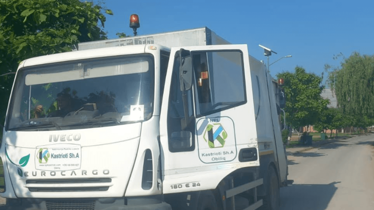 NPL “Kastrioti” në Obiliq nis grumbullimin e mbeturinave dhe shpërndarjen e faturave të reja NPL “Kastrioti” në Obiliq nis grumbullimin e mbeturinave dhe shpërndarjen e faturave të reja