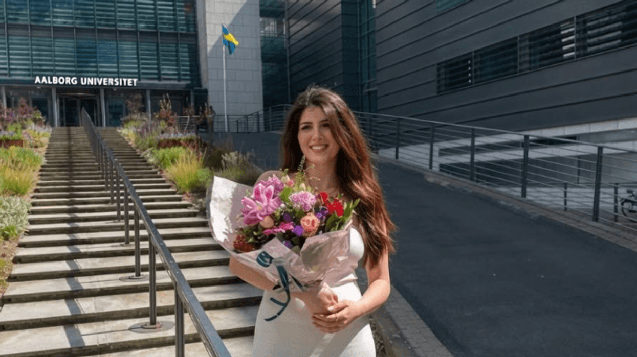 25-vjeçarja shqiptare diplomon në Danimarkë, punimi për luftën në Kosovë vlerësohet me notën më të lartë