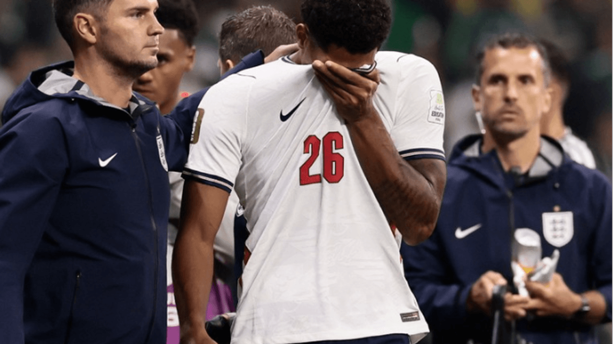 Reagim i ri ndaj vendimit të FIFA-s: A do të ankohet edhe Anglia për kartonin e kuq të Quansah? Reagim i ri ndaj vendimit të FIFA-s: A do të ankohet edhe Anglia për kartonin e kuq të Quansah?