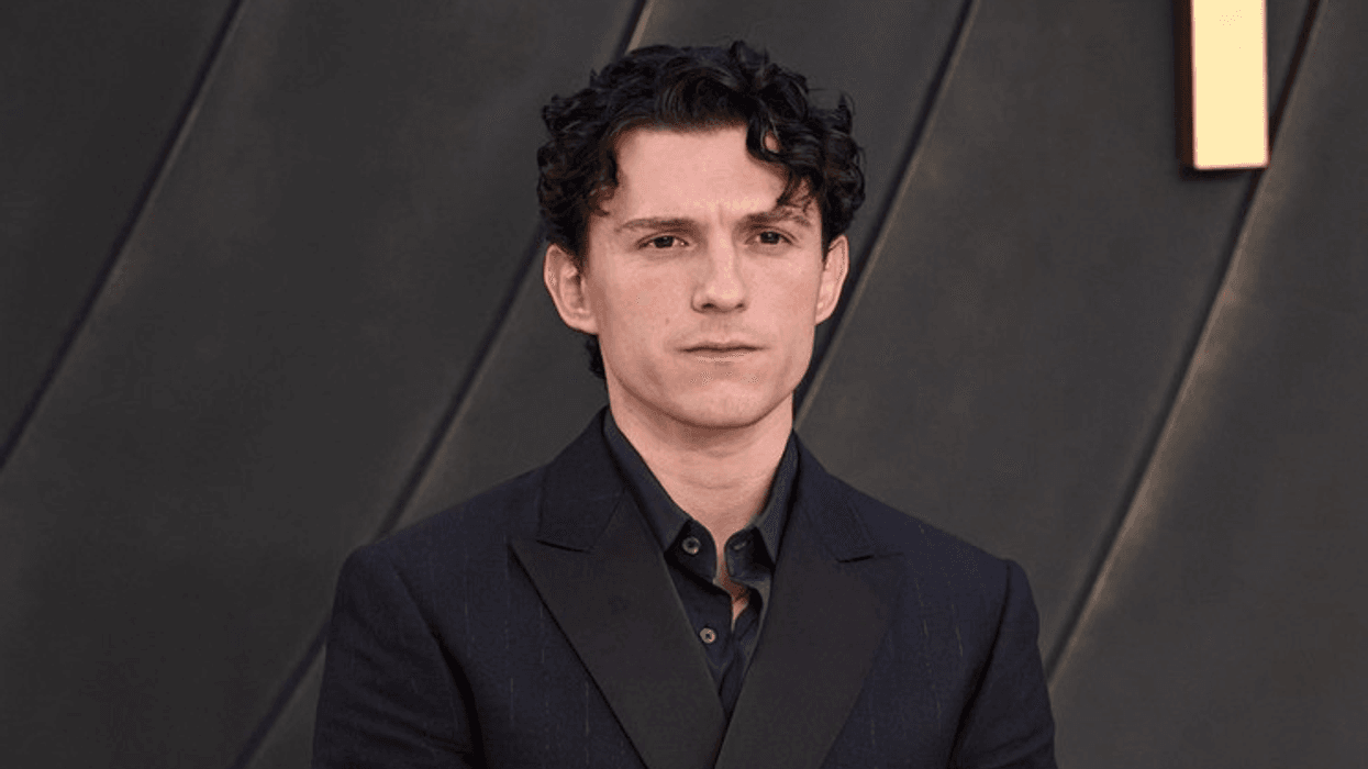 Aktori Tom Holland fshehu kod sekret në kostum në premierën e filmit The Odyssey Aktori Tom Holland fshehu kod sekret në kostum në premierën e filmit The Odyssey