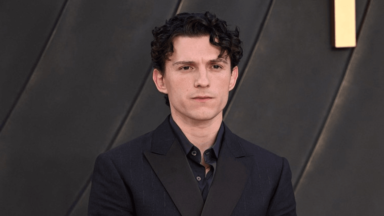 Aktori Tom Holland fshehu kod sekret në kostum në premierën e filmit The Odyssey