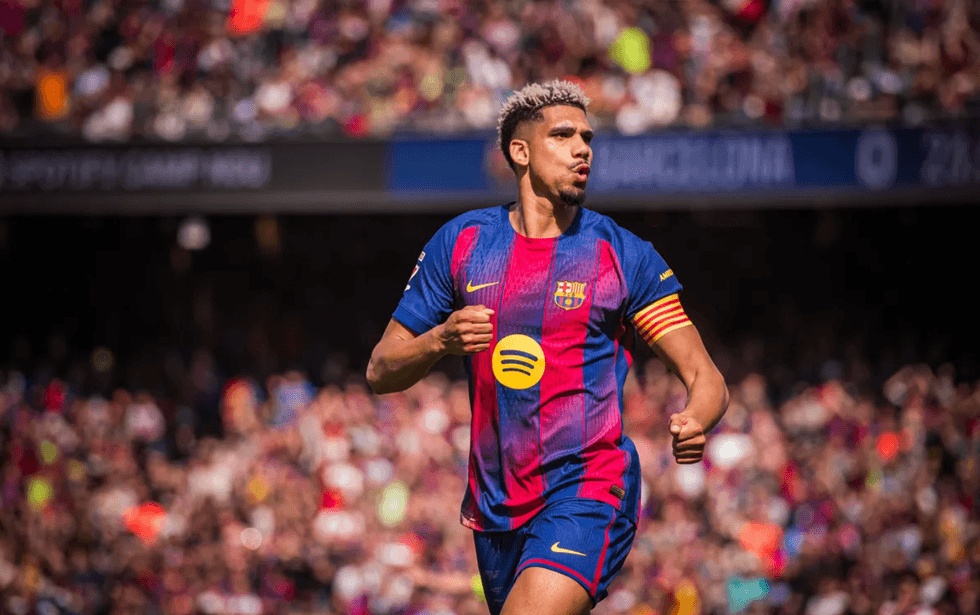 Araujo nuk e mendon largimin nga Barcelona, ai ka një plan të qartë Araujo nuk e mendon largimin nga Barcelona, ai ka një plan të qartë