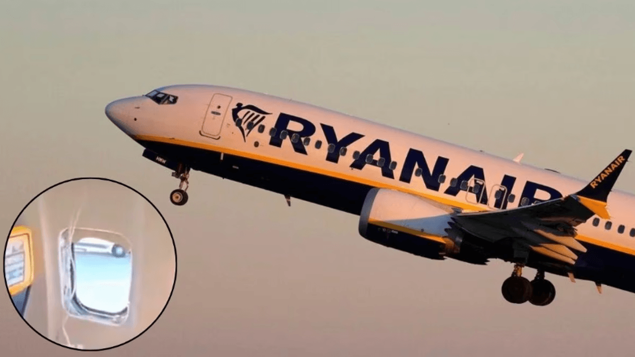Momente paniku në fluturimin drejt Mynihut, një pjesë e motorit godet dritaren e aeroplanit - lëndon pasagjerin Momente paniku në fluturimin drejt Mynihut, një pjesë e motorit godet dritaren e aeroplanit - lëndon pasagjerin