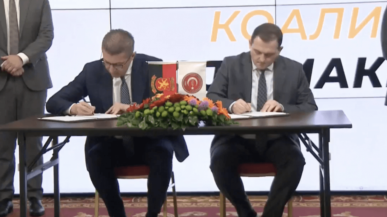 Partia Demokratike e Turqve zyrtarisht iu bashkua koalicionit të OBRM-PDUKM-së Partia Demokratike e Turqve zyrtarisht iu bashkua koalicionit të OBRM-PDUKM-së