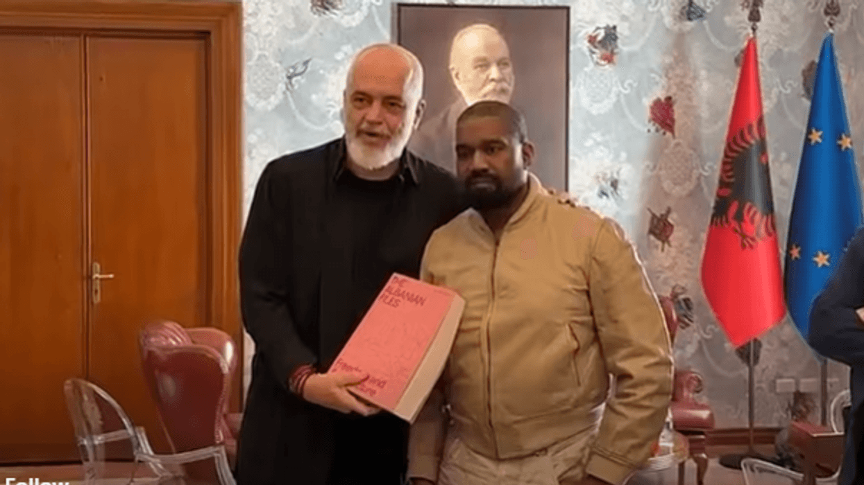 Kanye West pritet nga Edi Rama para koncertit në Shqipëri Kanye West pritet nga Edi Rama para koncertit në Shqipëri