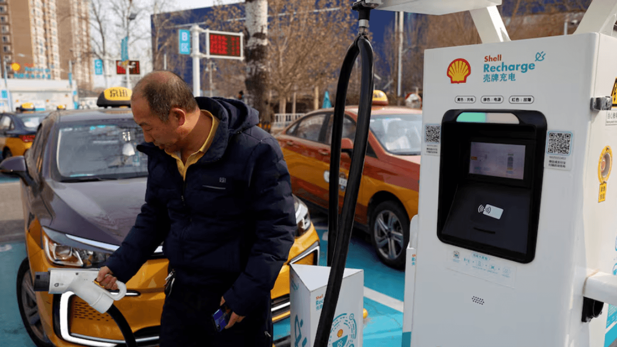 Zgjerim i flotës së taksive elektrike - transporti elektrik po e mbron Kinën nga pasojat e krizës së naftës në Hormuz Zgjerim i flotës së taksive elektrike - transporti elektrik po e mbron Kinën nga pasojat e krizës së naftës në Hormuz