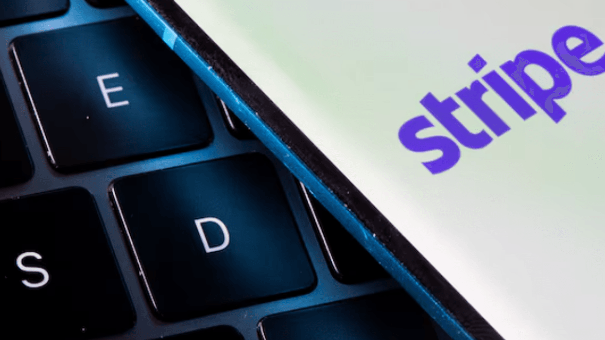 Stripe dhe Advent ofrojnë mbi 53 miliardë dollarë për blerjen e PayPal Stripe dhe Advent ofrojnë mbi 53 miliardë dollarë për blerjen e PayPal