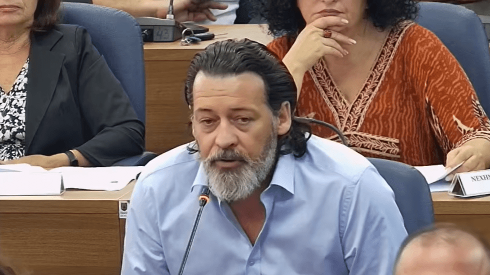 Sveçla akuzon Ramën dhe asamblistët e shumicës në Prishtinë se po shmangin diskutimin për raportin e auditimit