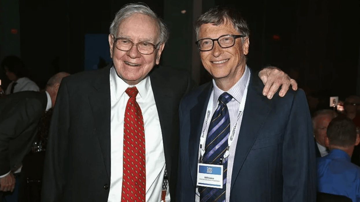 Miliarderi Warren Buffett ndalon donacionet për fondacionin bamirës të Bill Gates