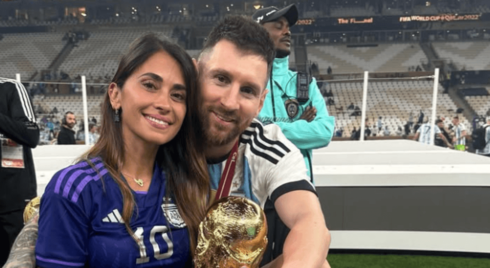 Antonela Roccuzzo me dedikim emocionues për Messin pasi Argjentina kualifikohet në finalen e Kupës së Botës