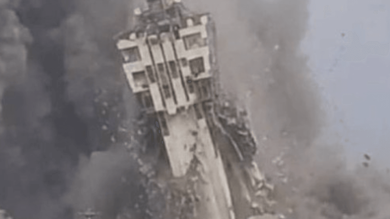 Sekretari amerikan i Mbrojtjes publikon video nga sulmi në Iran - rrëzohet kulla e kontrollit