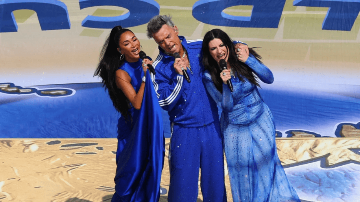 Ceremonia e mbylljes së Botërorit: Robbie Williams, Nicole Scherzinger dhe Laura Pausini dhuruan shfaqje madhështore