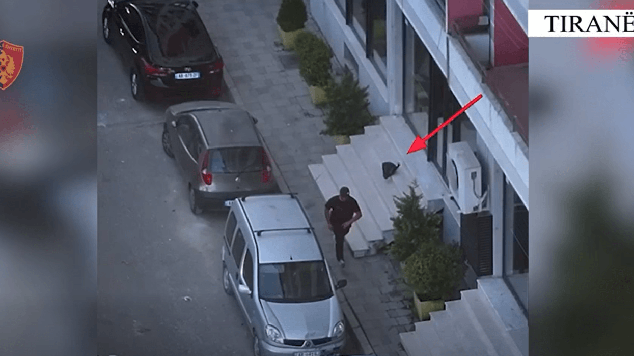 "Granata dore luftarake, ndezës unifikues granatash, tritol", arrestohet 52 vjeçari në Tiranë - transportonte lëndë plasëse