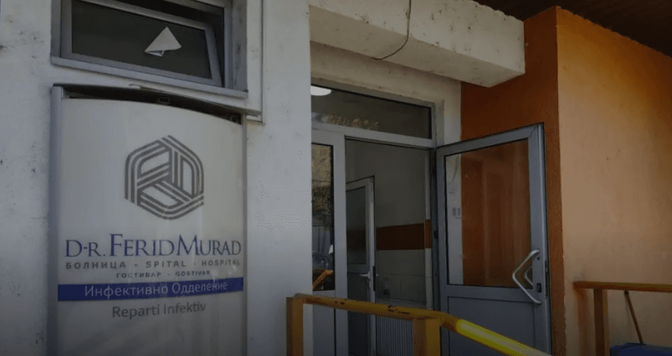 Priten rezultatet e analizave të ujit në Gostivar, mbi 350 kontrolle në spital për 24 orë
