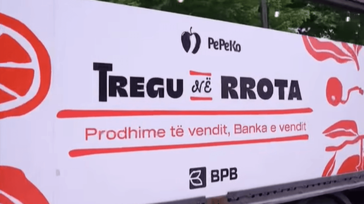 Në Prishtinë hapet “Tregu në Rrota”, promovohet prodhimi vendor dhe mbështeten fermerët lokalë Në Prishtinë hapet “Tregu në Rrota”, promovohet prodhimi vendor dhe mbështeten fermerët lokalë