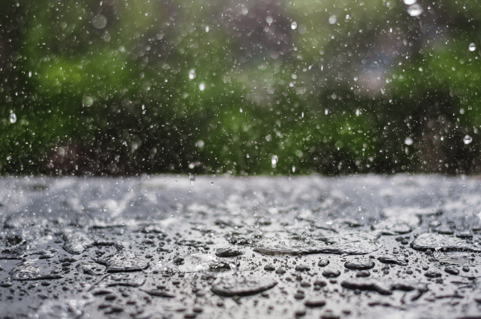 Instituti Hidrometeorologjik: U shënuan reshje në gjithë vendin, Komorani kryeson me 15 mm shi