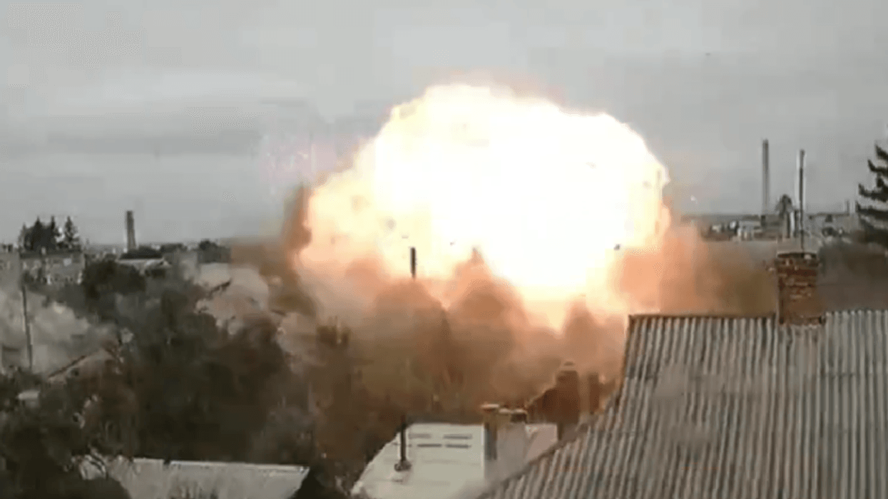 Raketa ruse godet një lagje të Kharkivit, të paktën 12 të plagosur Raketa ruse godet një lagje të Kharkivit, të paktën 12 të plagosur