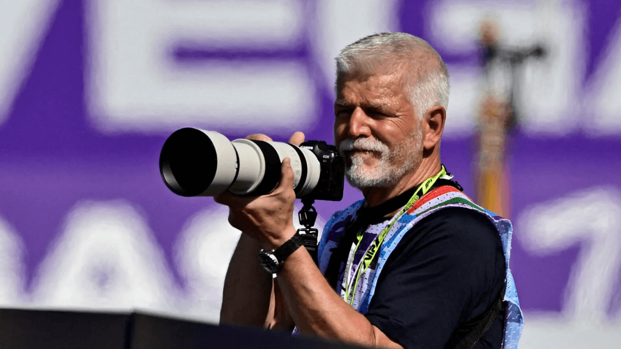 Një skenë e pazakontë në Formula 1: Presidenti çek Petr Pavel fotografoi garën në Hungari
