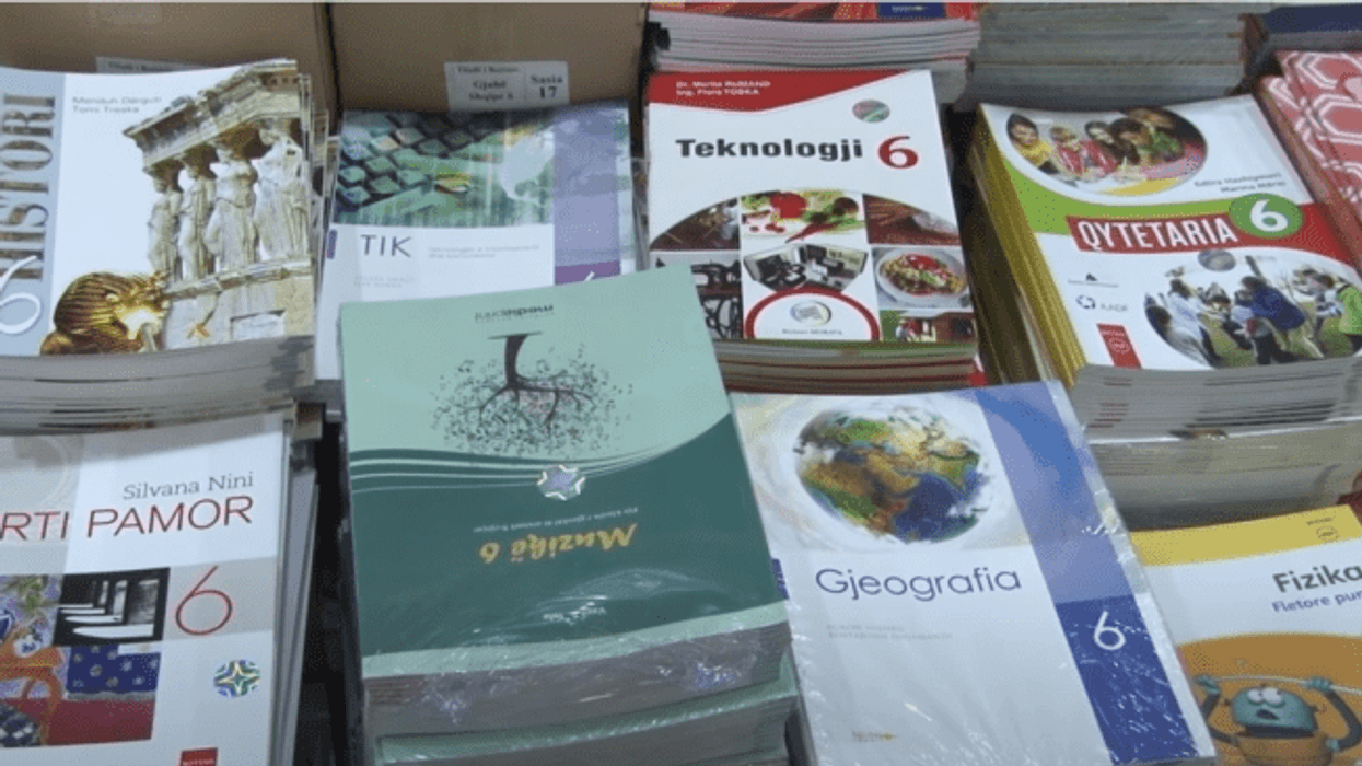 Hapet aplikimi për subvencionimin e teksteve shkollore për nxënësit e klasave 1–9