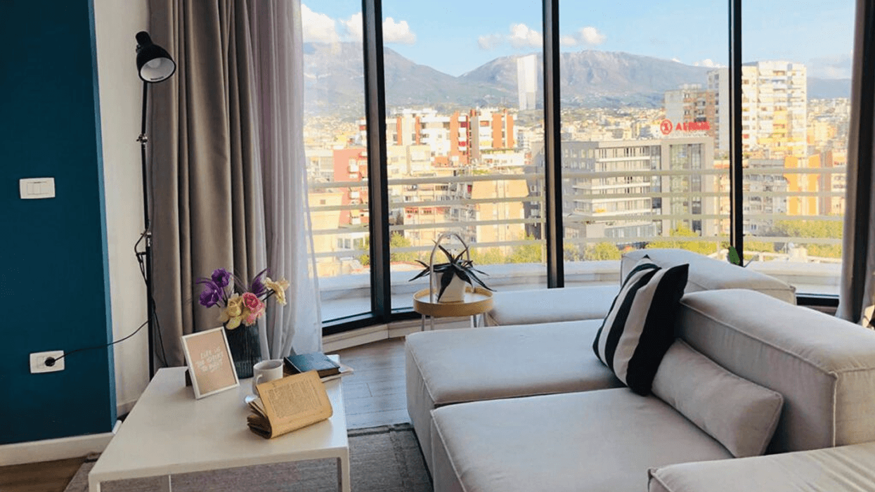 Të huajt ‘dynden’ drejt Shqipërisë, pronat me qira ditore bëhen biznesi i momentit Të huajt ‘dynden’ drejt Shqipërisë, pronat me qira ditore bëhen biznesi i momentit