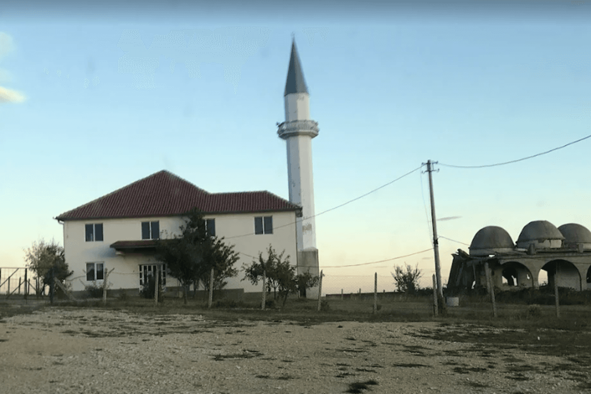 Të ngujuar në Xhaminë e Qirezit – Shala rrëfen vizitën e Sadako Ogatës që alarmoi botën për krizën humanitare Të ngujuar në Xhaminë e Qirezit – Shala rrëfen vizitën e Sadako Ogatës që alarmoi botën për krizën humanitare