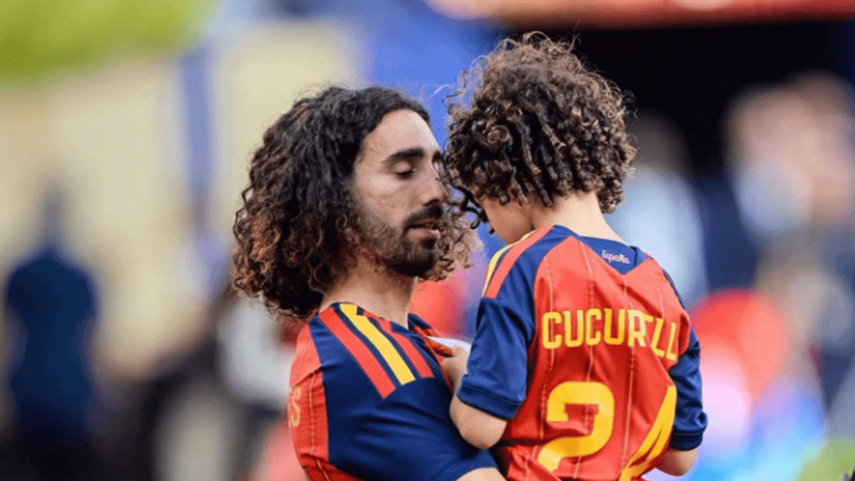 Përse Marc Cucurella i mban gjithmonë flokët e lëshuar? Arsyeja prekëse lidhet me djalin e tij me autizëm