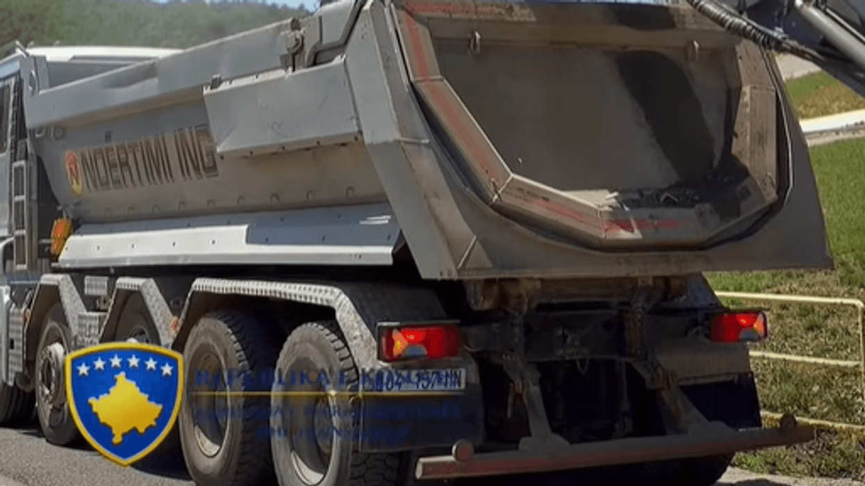 Basha: Po vazhdojnë punimet për rehabilitimin e rrugës Arllat–Malishevë me investim prej 1.85 milionë eurosh Basha: Po vazhdojnë punimet për rehabilitimin e rrugës Arllat–Malishevë me investim prej 1.85 milionë eurosh
