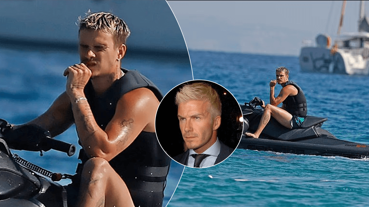 Romeo Beckham rikthen stilin e viteve 2000 të Davidit me flokë biondë dhe ekspozon muskujt gjatë pushimeve familjare në Ibiza Romeo Beckham rikthen stilin e viteve 2000 të Davidit me flokë biondë dhe ekspozon muskujt gjatë pushimeve familjare në Ibiza