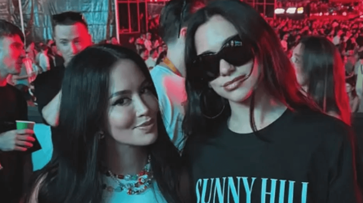 Nata e fundit e Sunny Hill Festival - Dafina Zeqiri shfaqet krah Dua Lipës