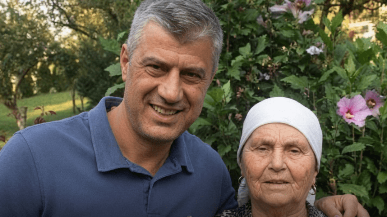 Edhe këtë ditëlindje pa të birin pranë, nëna e Thaqit mbush 89 vjet