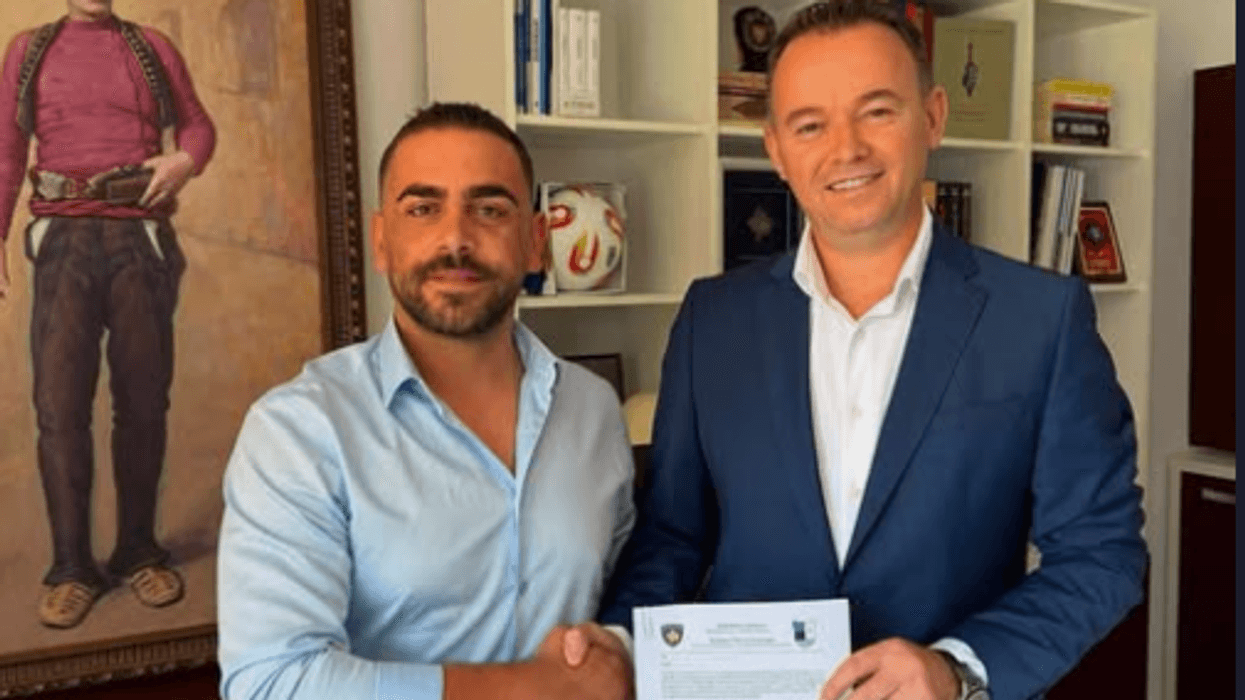 Jeton Zeneli emërohet drejtor i Drejtorisë për Pronë në Komunën e Mitrovicës Jeton Zeneli emërohet drejtor i Drejtorisë për Pronë në Komunën e Mitrovicës