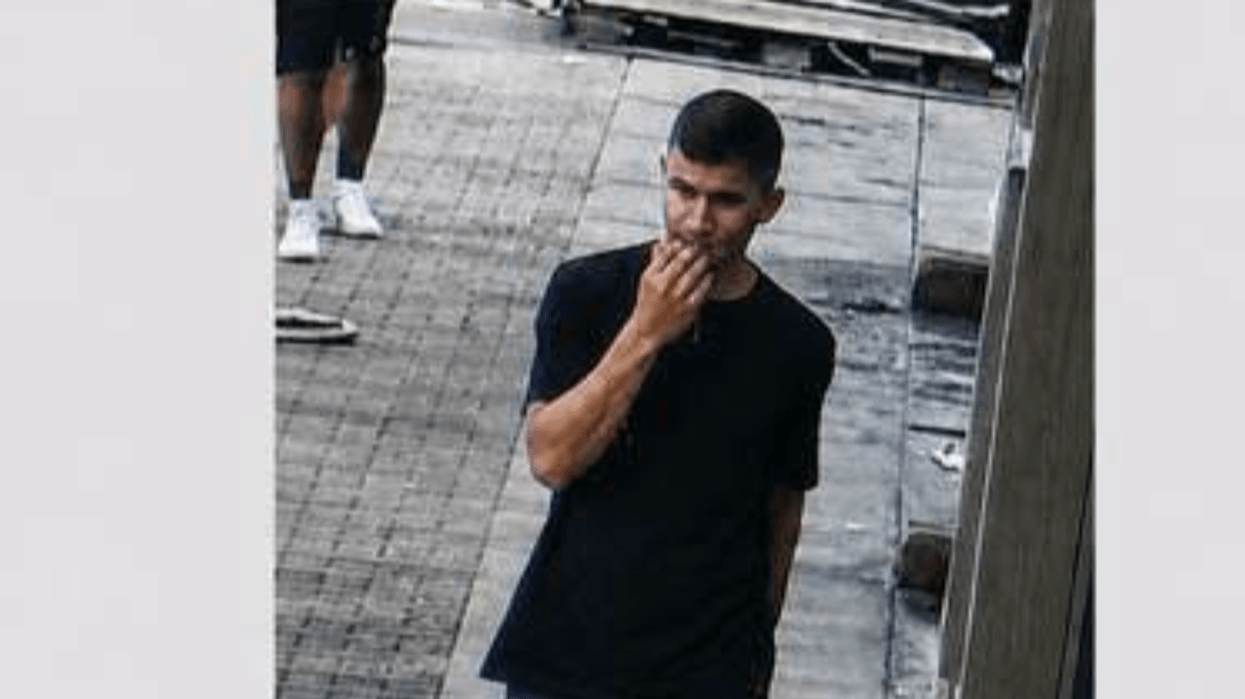 Policia kërkon ndihmën e qytetarëve për identifikimin e një të dyshuari për vjedhje të rëndë