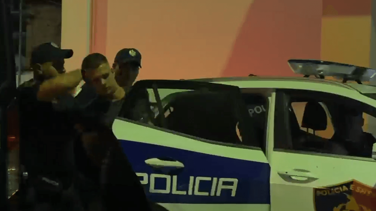 Kapet autori i vrasjes në Korçë pranë banesës së tij