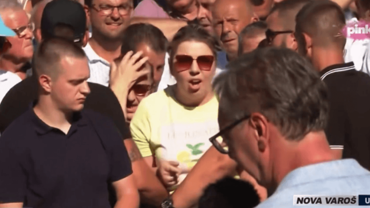 “Serbia në një video” – gruaja i drejtohet Vuçiqit: Mblodha vota, pse nuk e sigurova punën? “Serbia në një video” – gruaja i drejtohet Vuçiqit: Mblodha vota, pse nuk e sigurova punën?