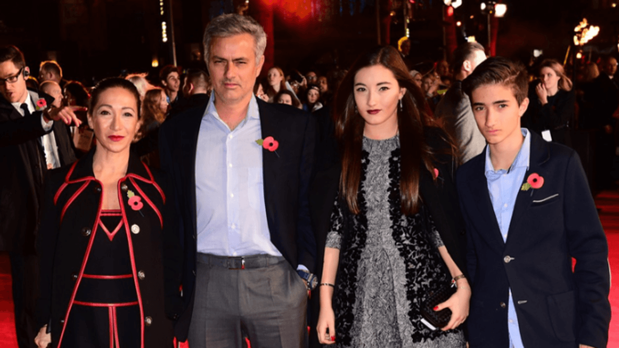 Familja e Jose Mourinhos rrallë shfaqet në publik - kush janë bashkëshortja dhe dy fëmijët e tij?