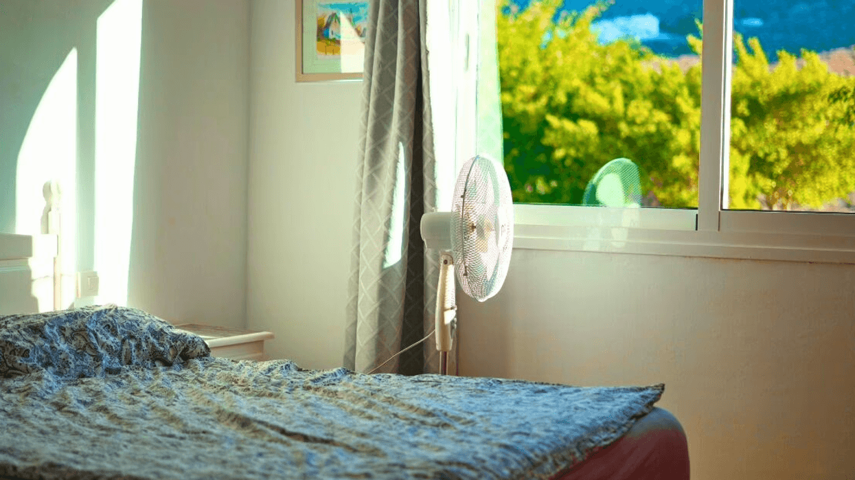 Bëni këtë veprim 10-sekondësh me ventilatorin dhe dhoma do të freskohet më shpejt