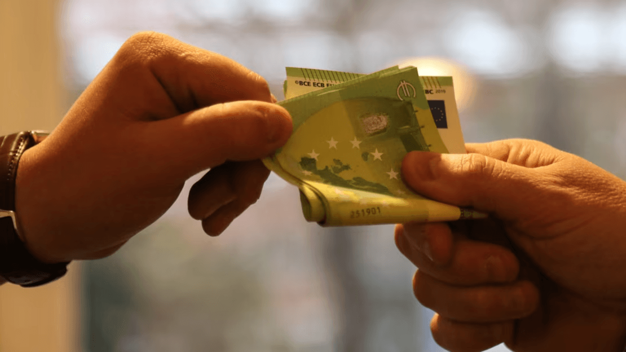 Tentoi tí korruptojë zyrtarët e Policisë në Gjakovë me 50 euro, i dyshuari arrestohet në flagrancë