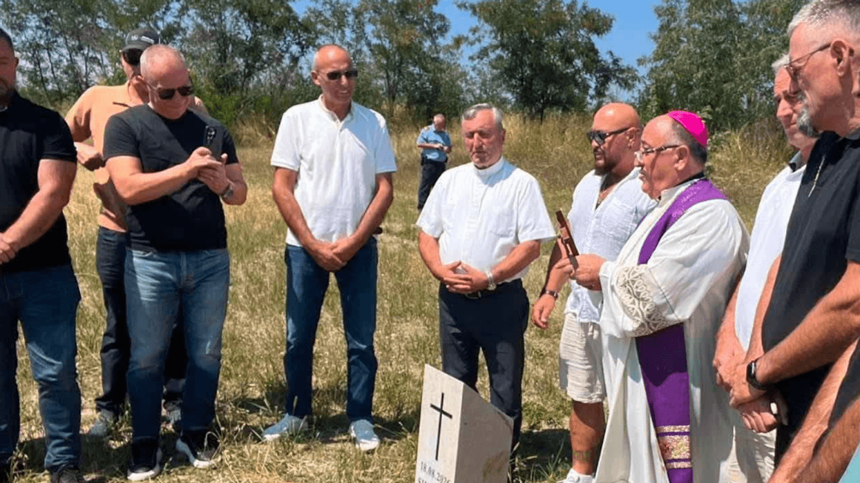 Tentuan të vendosin gurthemelin e një kishe në Zagorë, Komuna e Vushtrrisë: Nuk ka leje ndërtimi