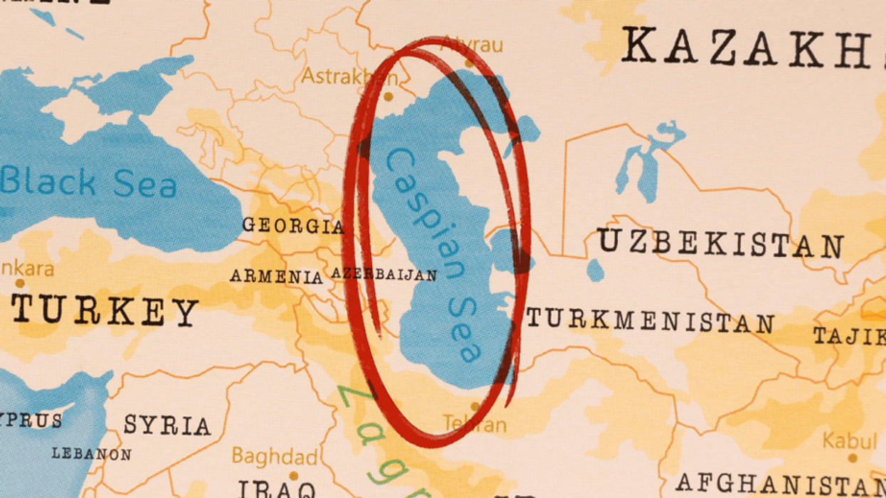 Deti Kaspik 'mes pesë shteteve' - kush e zotëron atë?