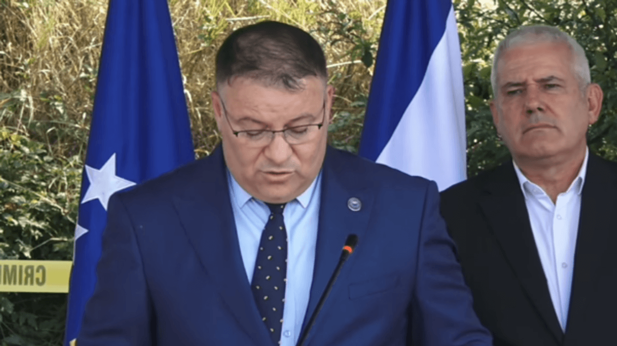 Hoxha: Armatimi i gjetur në Zubin Potok mund të jetë përdorur në masakrën e Grupit të Intelektualëve