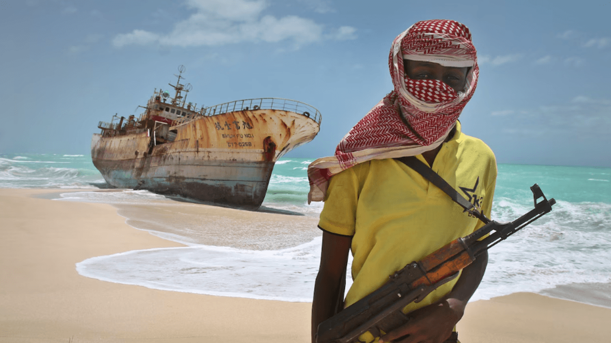 Piratët rrëmbejnë një cisternë të lidhur me Iranin