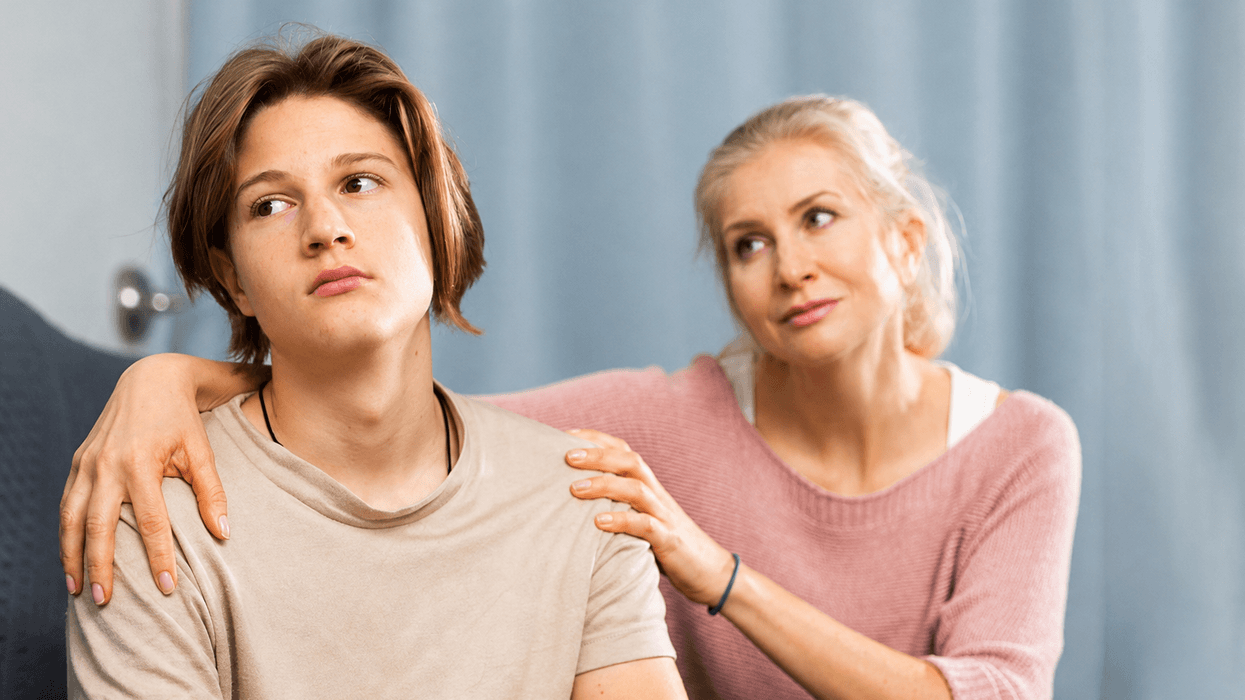 Prindër, kështu mund ta mësoni adoleshentin t’i zgjidhë konfliktet pa britma dhe përplasje Prindër, kështu mund ta mësoni adoleshentin t’i zgjidhë konfliktet pa britma dhe përplasje