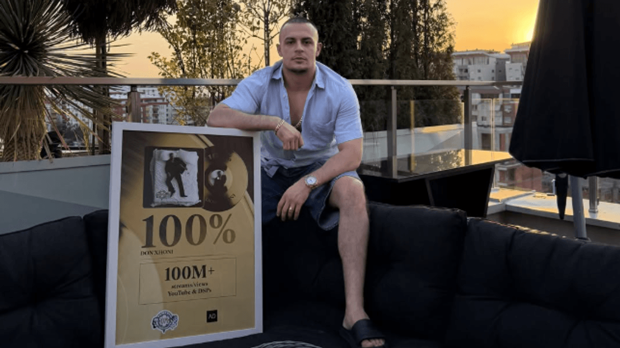 Don Xhoni thyen rekordin e radhës - albumi i ri i tij arrin 100 milionë dëgjime
