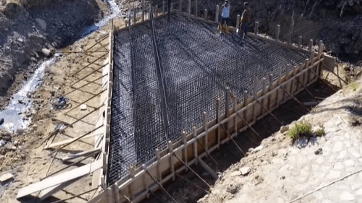 Mbi 1.4 milionë euro për rrugën qarkore në Kamenicë, vazhdojnë punimet në dy krahët Mbi 1.4 milionë euro për rrugën qarkore në Kamenicë, vazhdojnë punimet në dy krahët
