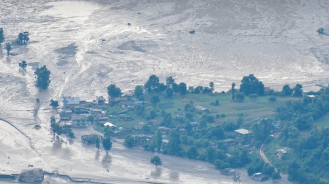 Mbi 1.300 persona të zhdukur, numri i viktimave nga përmbytjet në kufirin Nepal-Kinë rritet në 168 Mbi 1.300 persona të zhdukur, numri i viktimave nga përmbytjet në kufirin Nepal-Kinë rritet në 168
