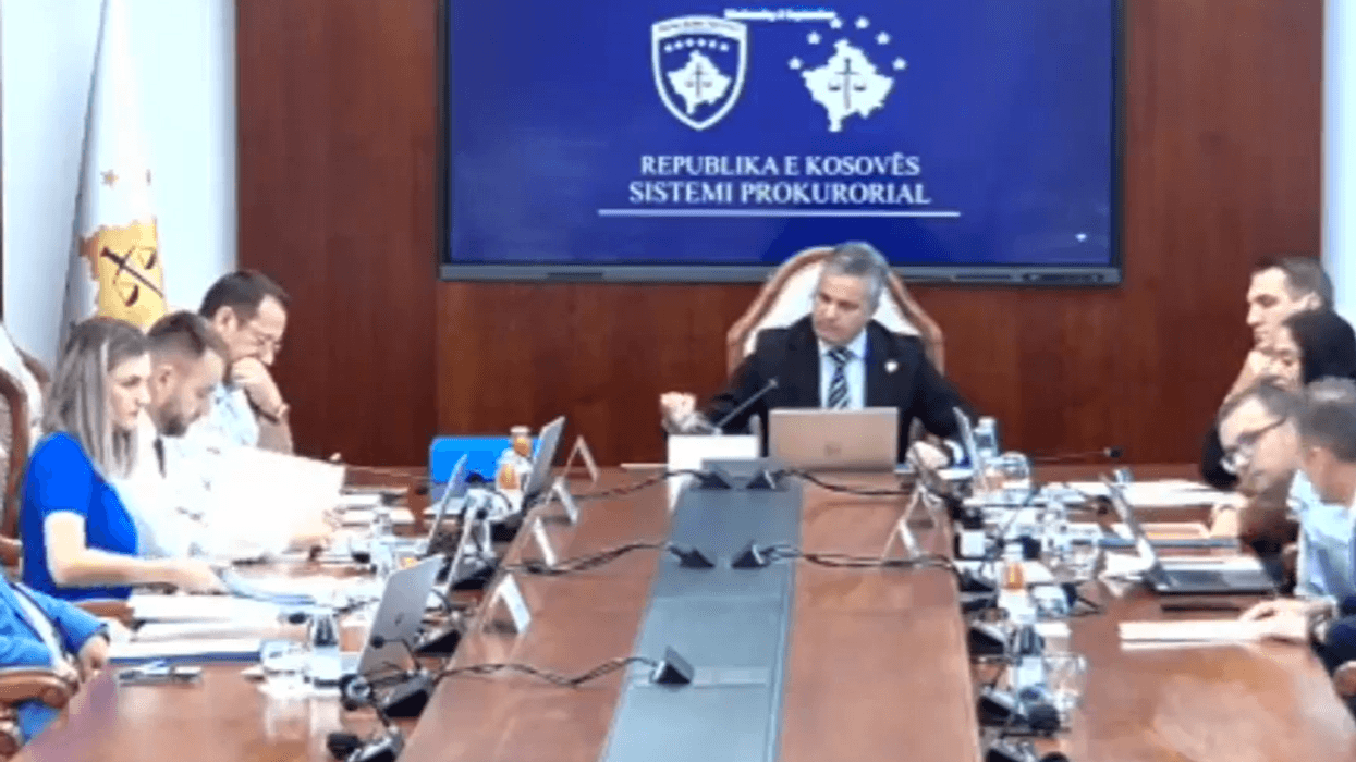 Përplasje në KPK, Krasniqi e pyet Blerim Isufajn: Pse i shkove në zyrë Besim Kelmendit dhe i kërkove postin e Kryeprokurorit të Shtetit?