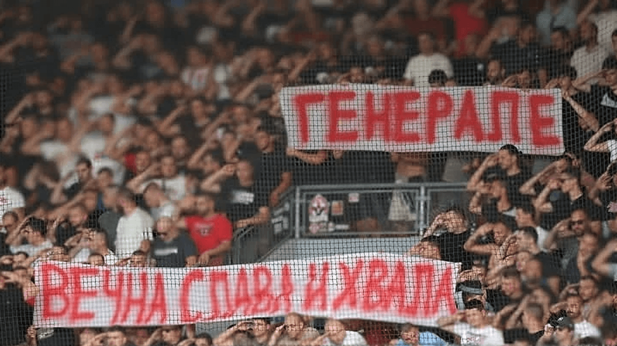 UEFA e butë ndaj Crvena Zvezdës: Ky është ndëshkimi për glorifikimin e kriminelit Ratko Mladic në një ndeshje evropiane