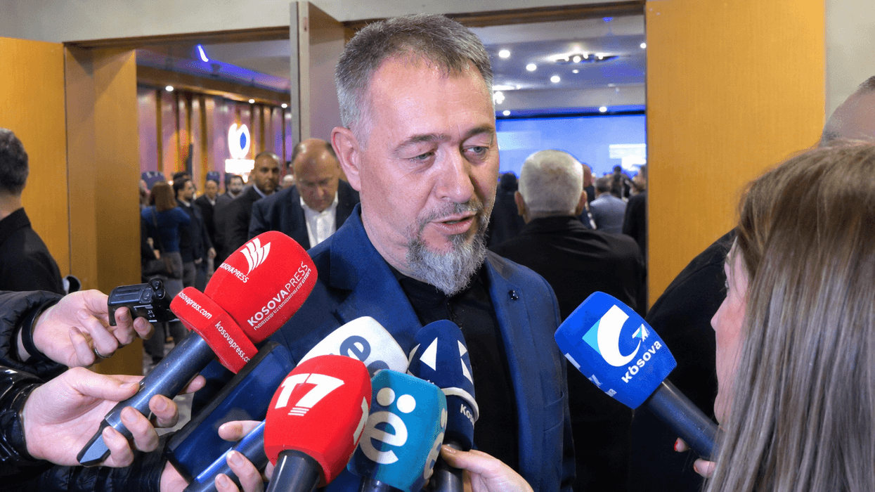 Lushtaku, Abdixhikut: Merru me shtëpinë tënde, jo me mua