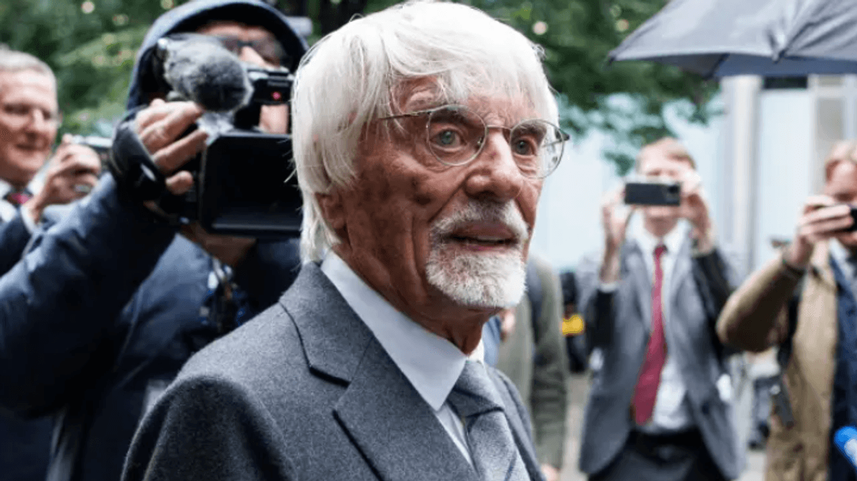 Në moshën 95-vjeçare, ish shefi i Formula 1, Bernie Ecclestone arrestohet në Portugali