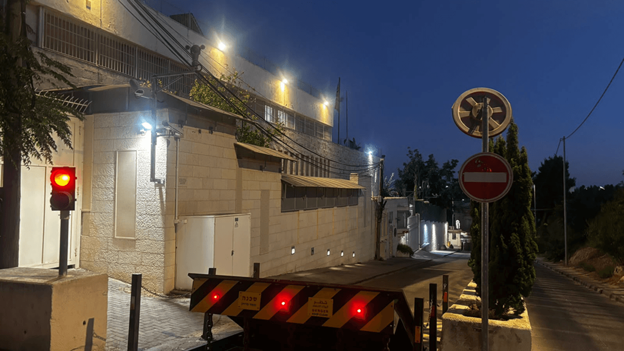 Izraeli mbyll konsullatën britanike në Jerusalem